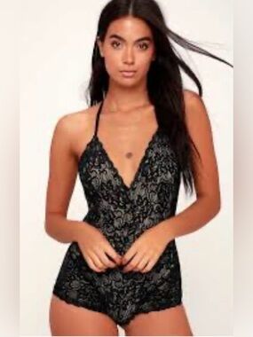 Lulus black lace teddy bodysuit Size XS NWT